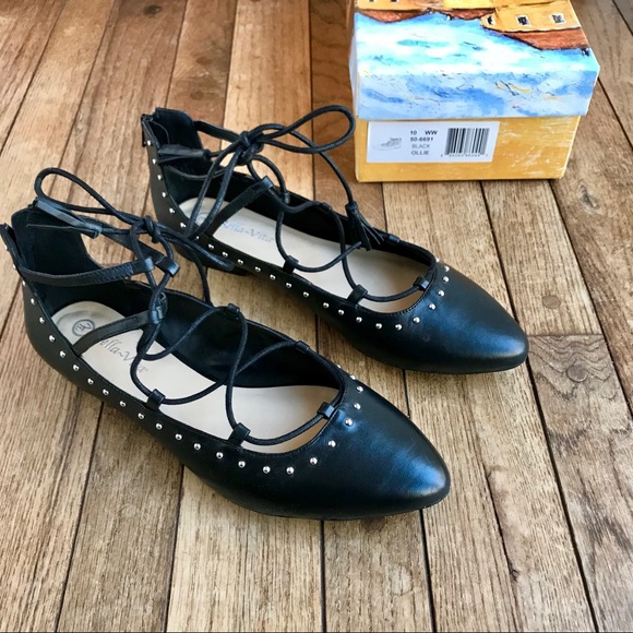 Bella Vita Shoes - NIB Bella Vita “Ollie” lace up flats w/studs
